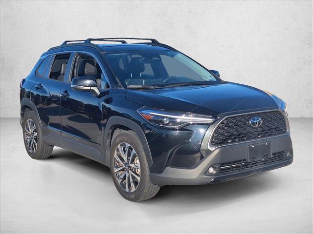 Certified 2023 Toyota Corolla Cross XLE image 3