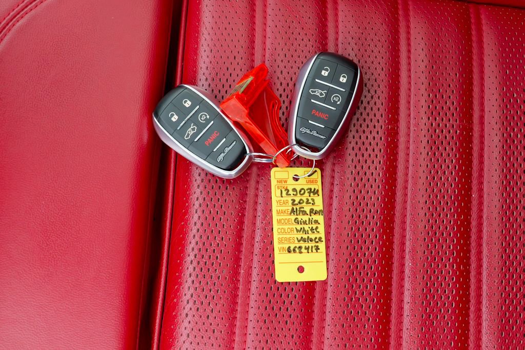 Used 2023 Alfa Romeo Giulia Veloce AWD/4WD image 67