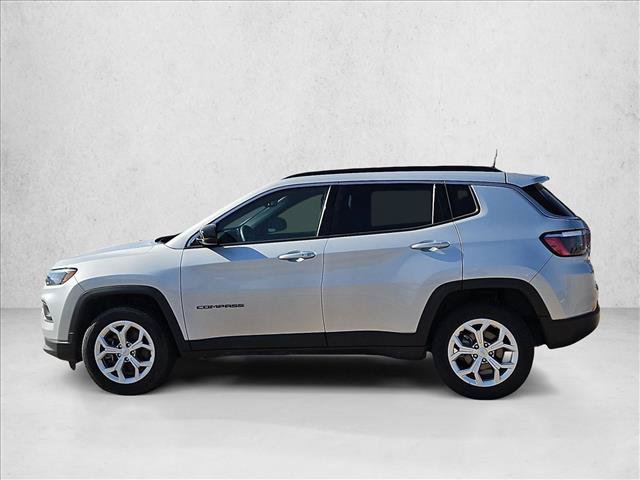 Used 2024 Jeep Compass Latitude AWD/4WD image 9