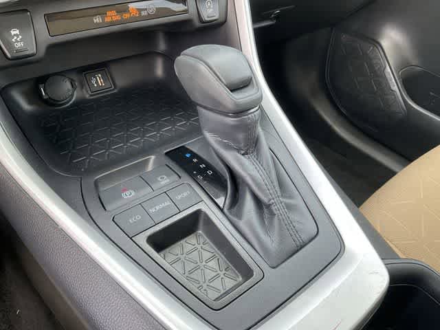 Certified 2025 Toyota RAV4 XLE FWD image 24