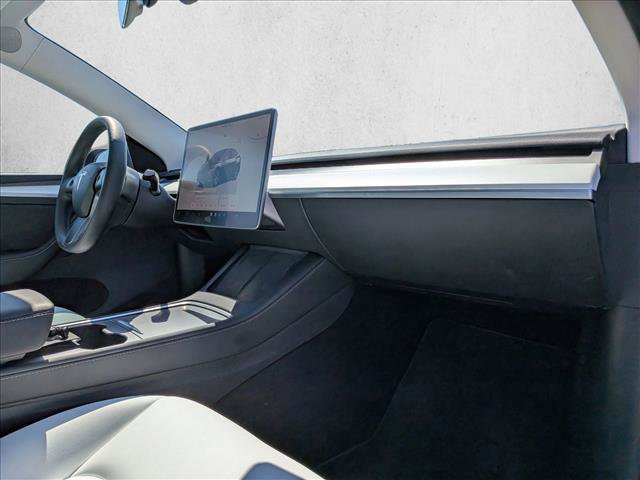 Used 2023 Tesla Model Y Long Range image 21