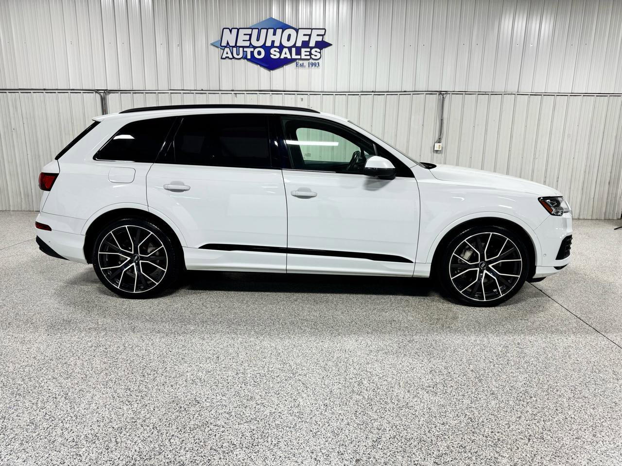 Used 2020 Audi Q7 3.0T Prestige w/ Prestige Package AWD/4WD image 1