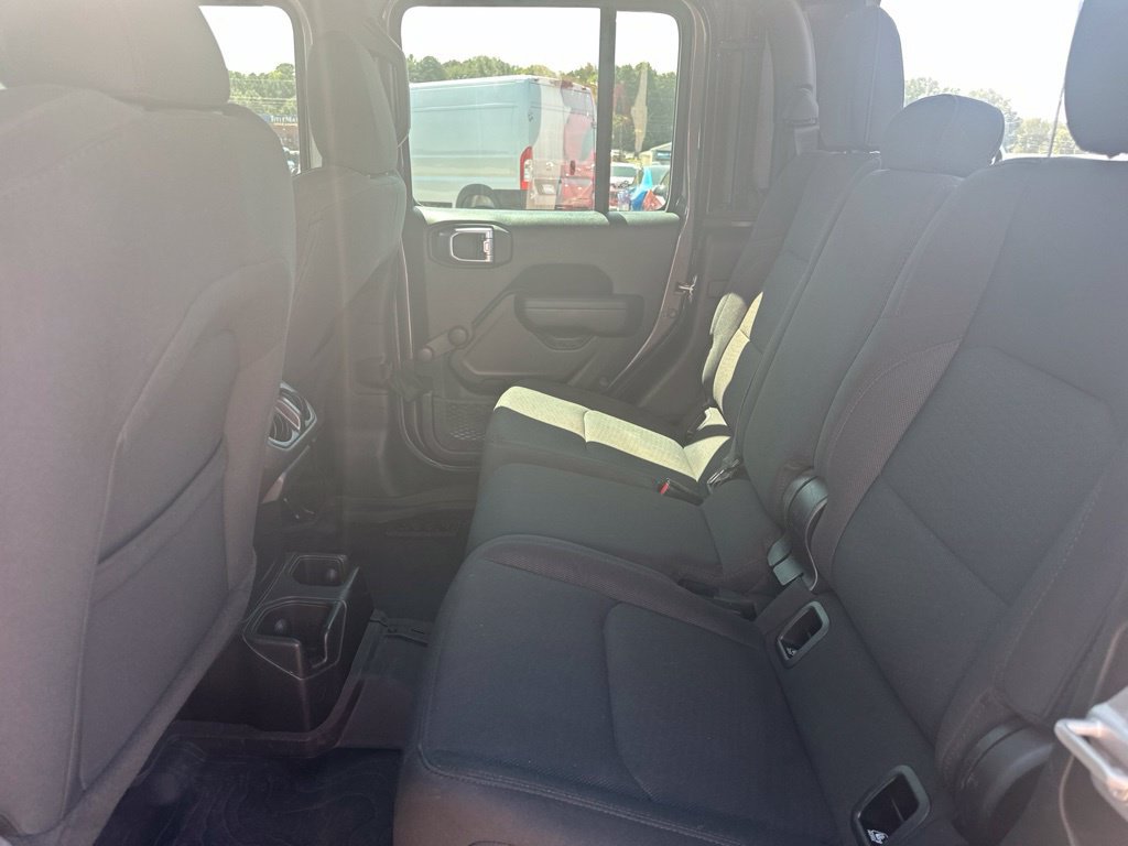 Used 2023 Jeep Gladiator Sport AWD/4WD image 28