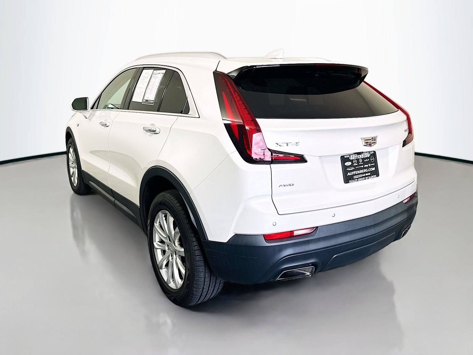 Used 2020 Cadillac XT4 Luxury w/ Cold Weather Package AWD/4WD image 5
