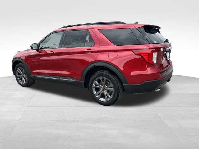 Certified 2022 Ford Explorer XLT w/ Equipment Group 202A AWD/4WD image 6