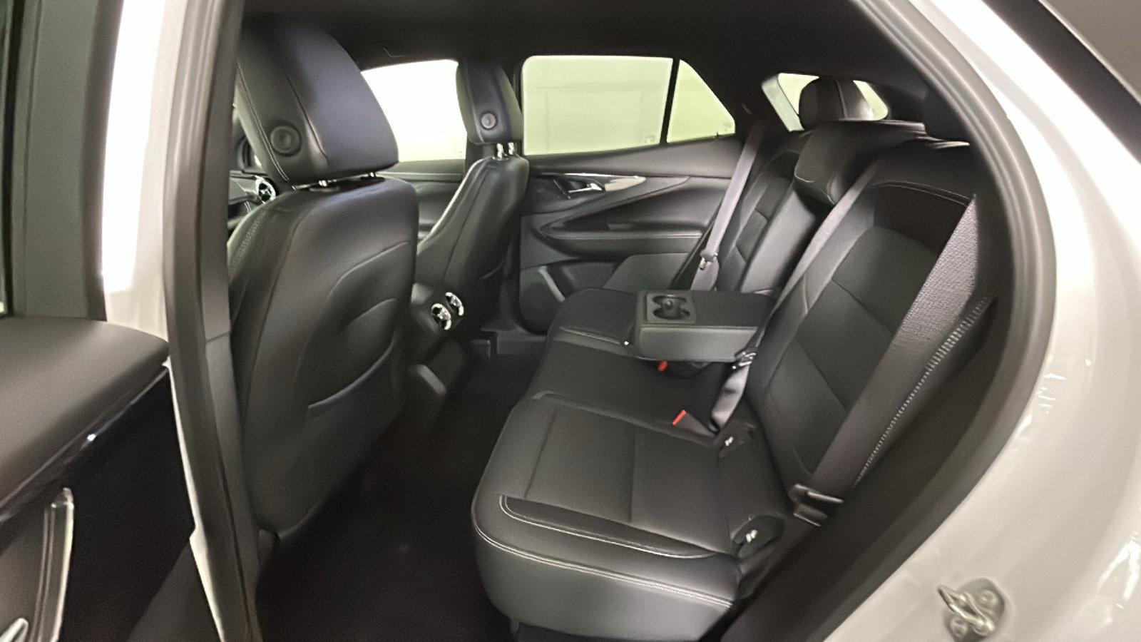Used 2024 Chevrolet Blazer EV LT AWD/4WD image 31