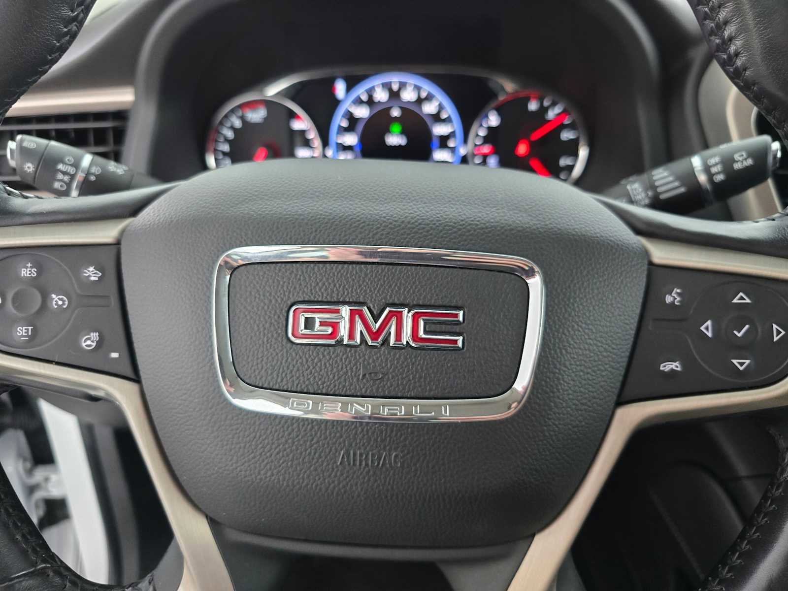 Used 2022 GMC Acadia Denali w/ Denali Ultimate Package image 24