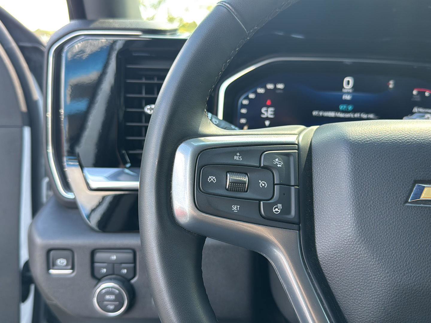 Used 2025 Chevrolet Silverado 2500 LT image 18