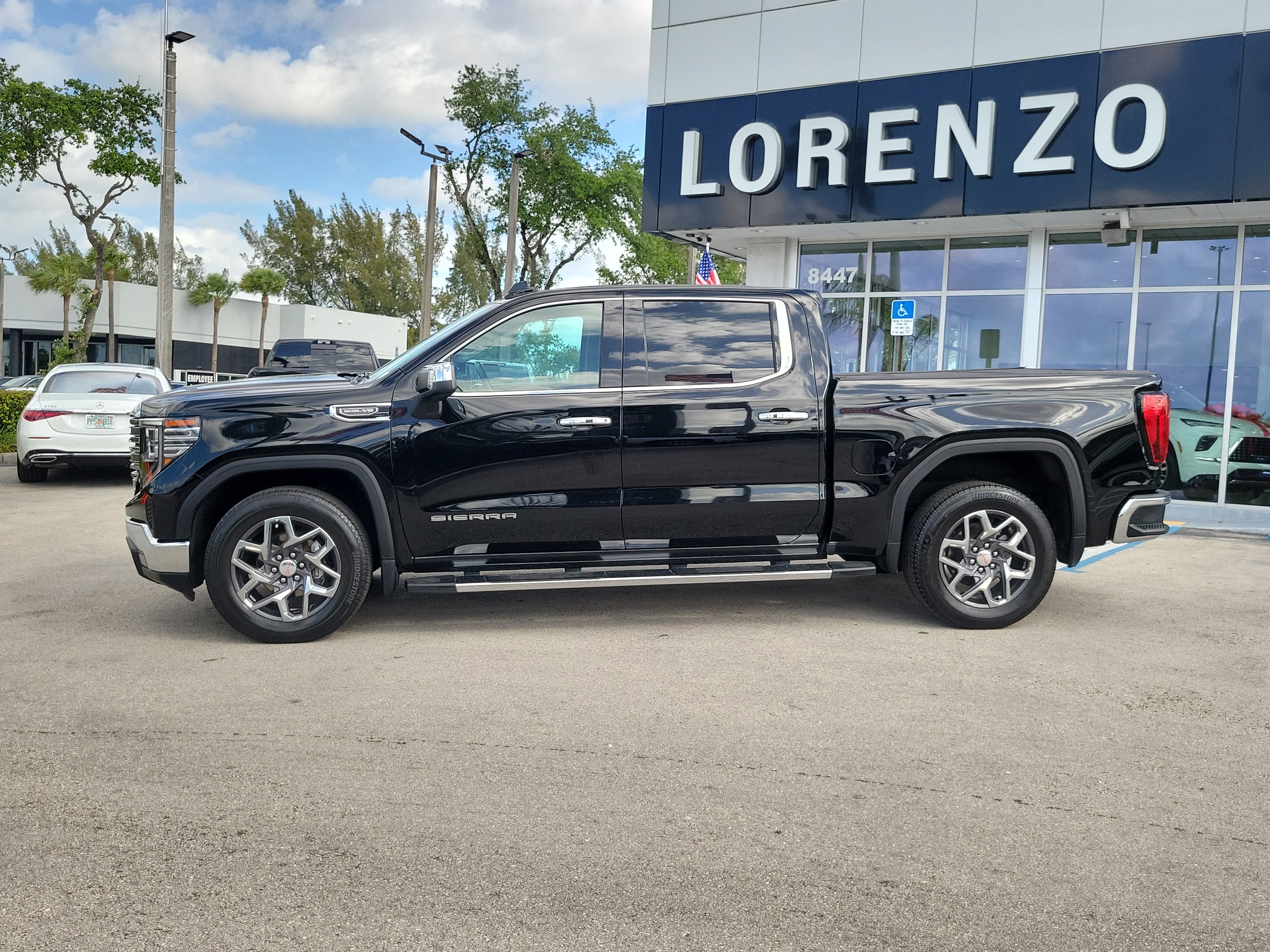Used 2023 GMC Sierra 1500 SLT w/ SLT Convenience Package RWD image 8