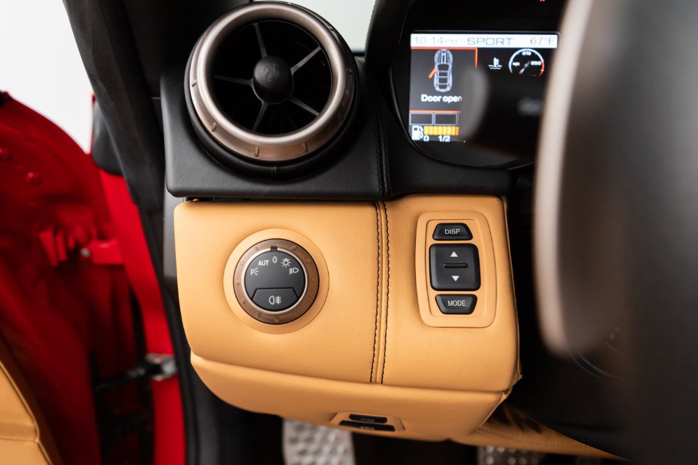 Used 2011 Ferrari California image 87