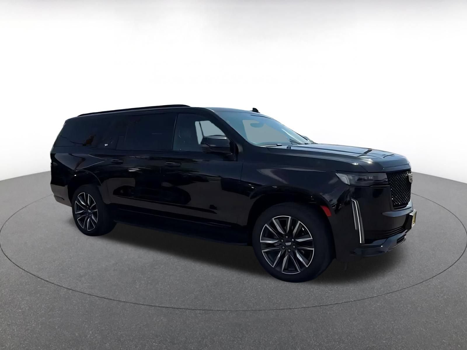 Used 2023 Cadillac Escalade ESV Sport AWD/4WD image 2