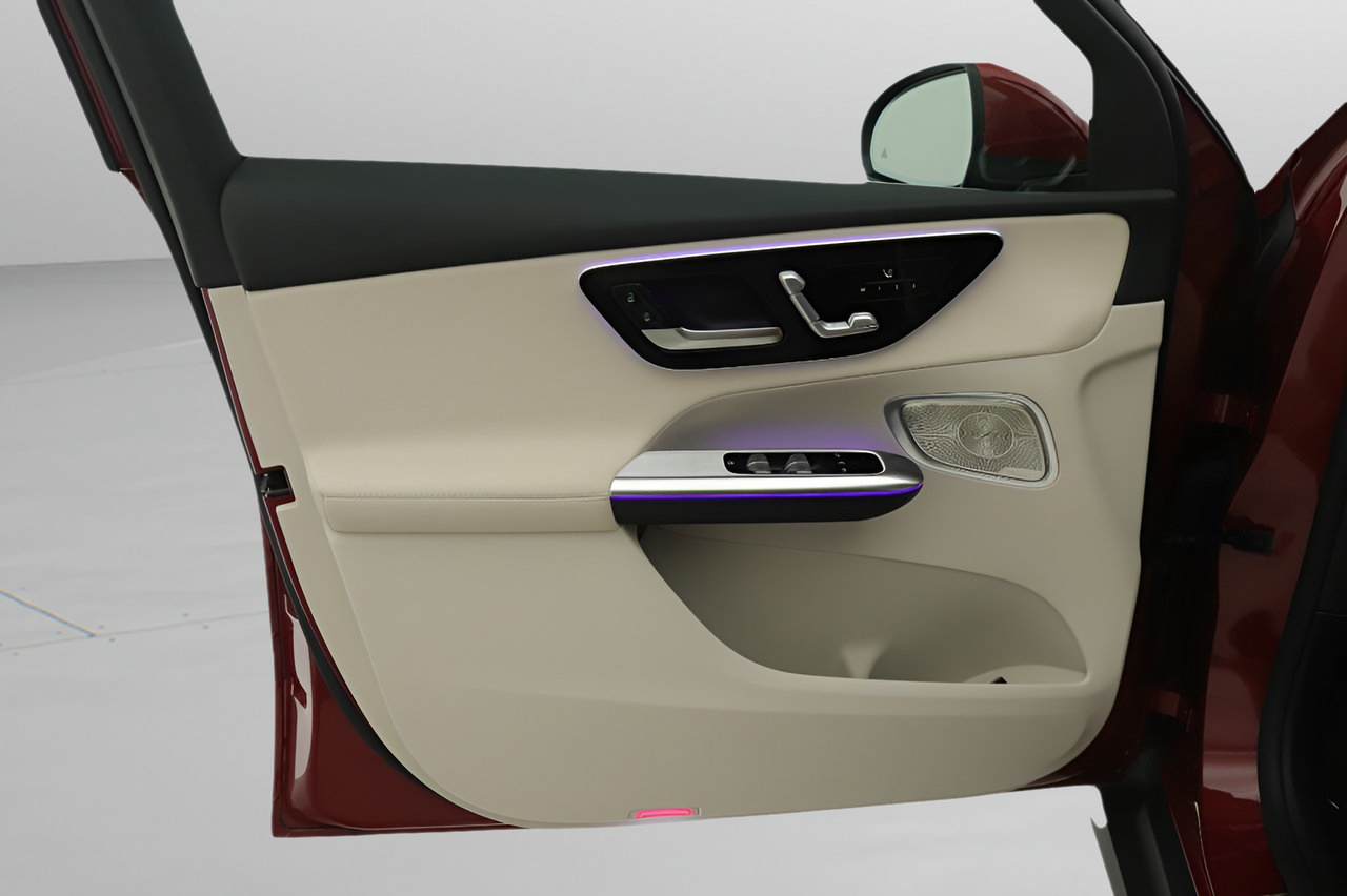 Certified 2025 Mercedes-Benz GLC 350e 4MATIC image 17