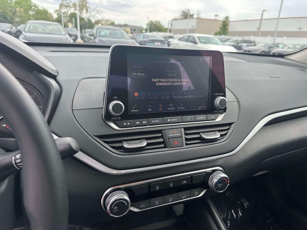 Used 2025 Nissan Altima 2.5 S FWD image 27