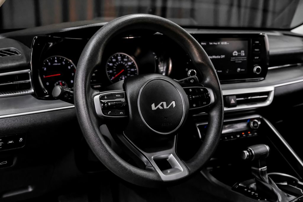Used 2022 Kia K5 LXS FWD image 17