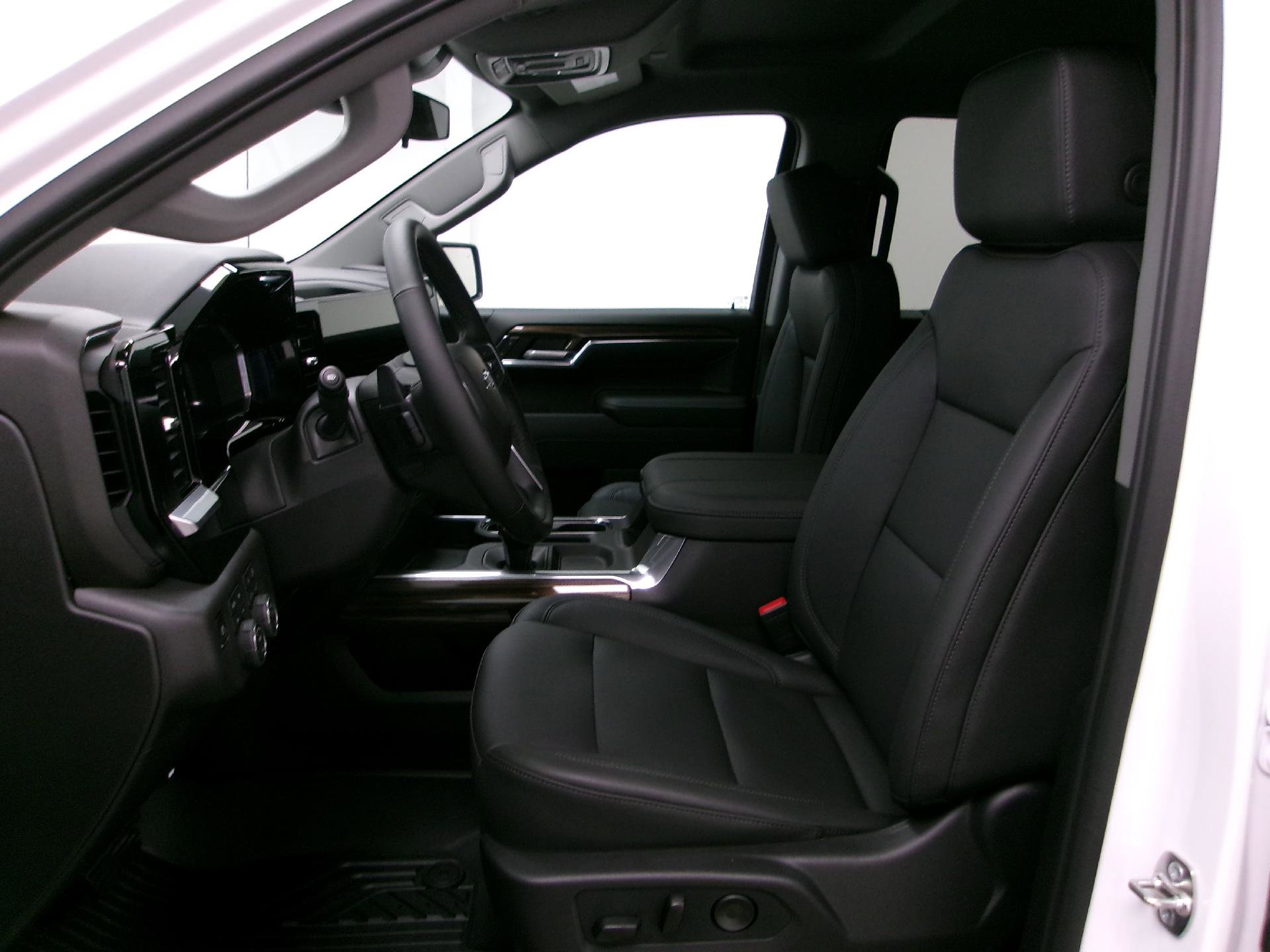 New 2026 Chevrolet Silverado 1500 RST w/ Z71 Off-Road Package AWD/4WD image 9