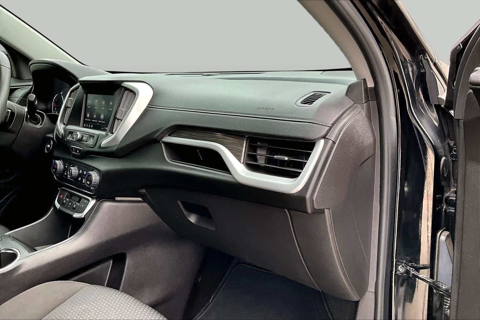 Used 2024 GMC Terrain SLE w/ Driver Convenience Package FWD image 33