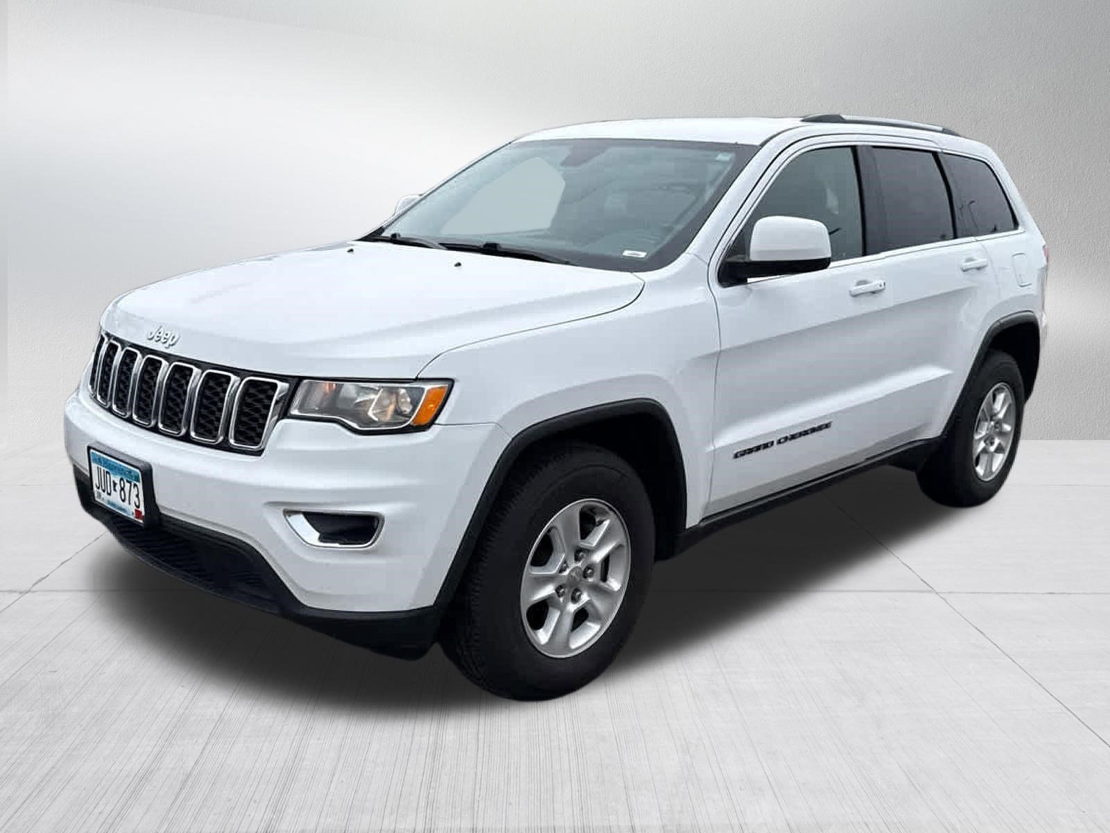 Used 2017 Jeep Grand Cherokee Laredo w/ Quick Order Package 23E AWD/4WD image 3