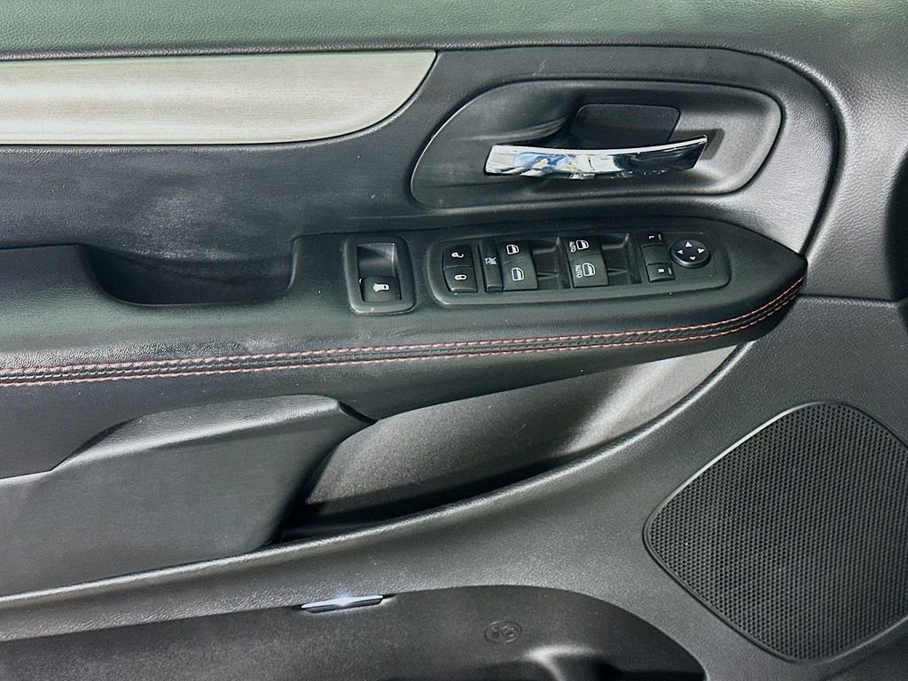 Used 2019 Dodge Grand Caravan GT image 25