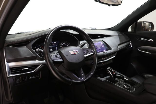 Used 2020 Cadillac XT4 Premium Luxury w/ Technology Package FWD image 15