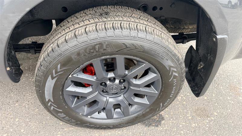 Used 2013 Nissan Frontier SL image 29