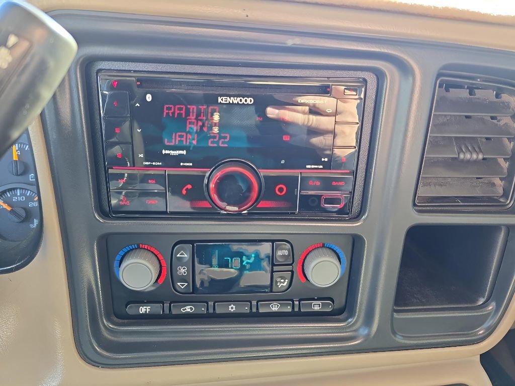 Used 2004 GMC Sierra 2500 SLT w/ Heavy-Duty Power Package image 19