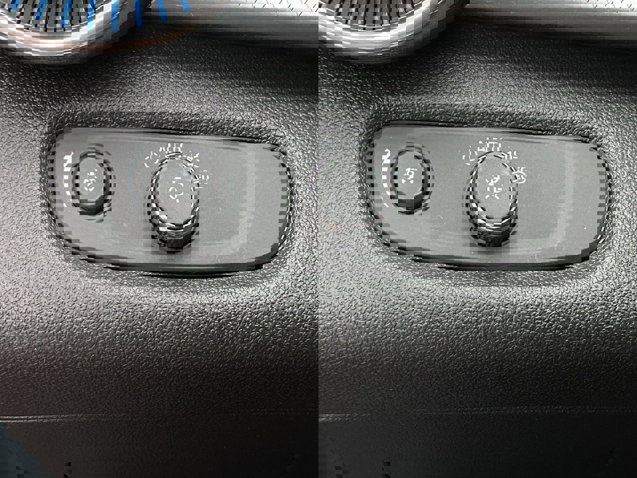 Used 2025 Chevrolet Trax LT w/ LT Convenience Package image 25