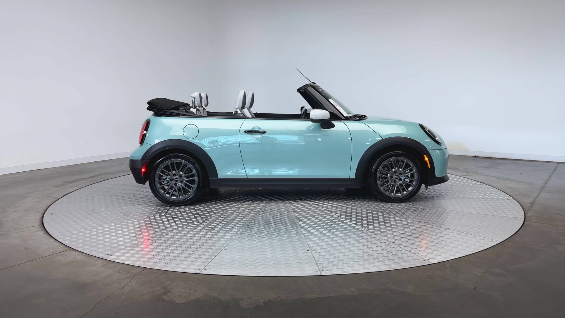 Used 2026 MINI Cooper S FWD image 9