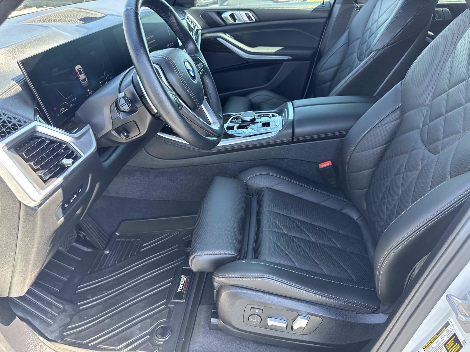 Used 2024 BMW X5 xDrive50e w/ Parking Assistance Package AWD/4WD image 22