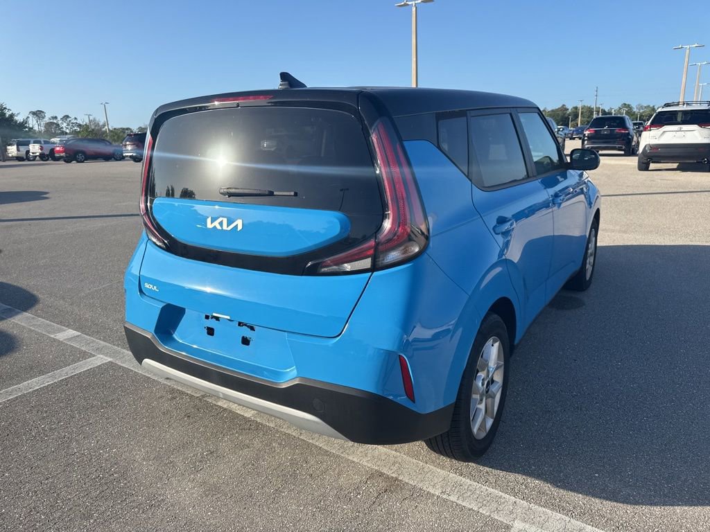 Certified 2024 Kia Soul S image 5