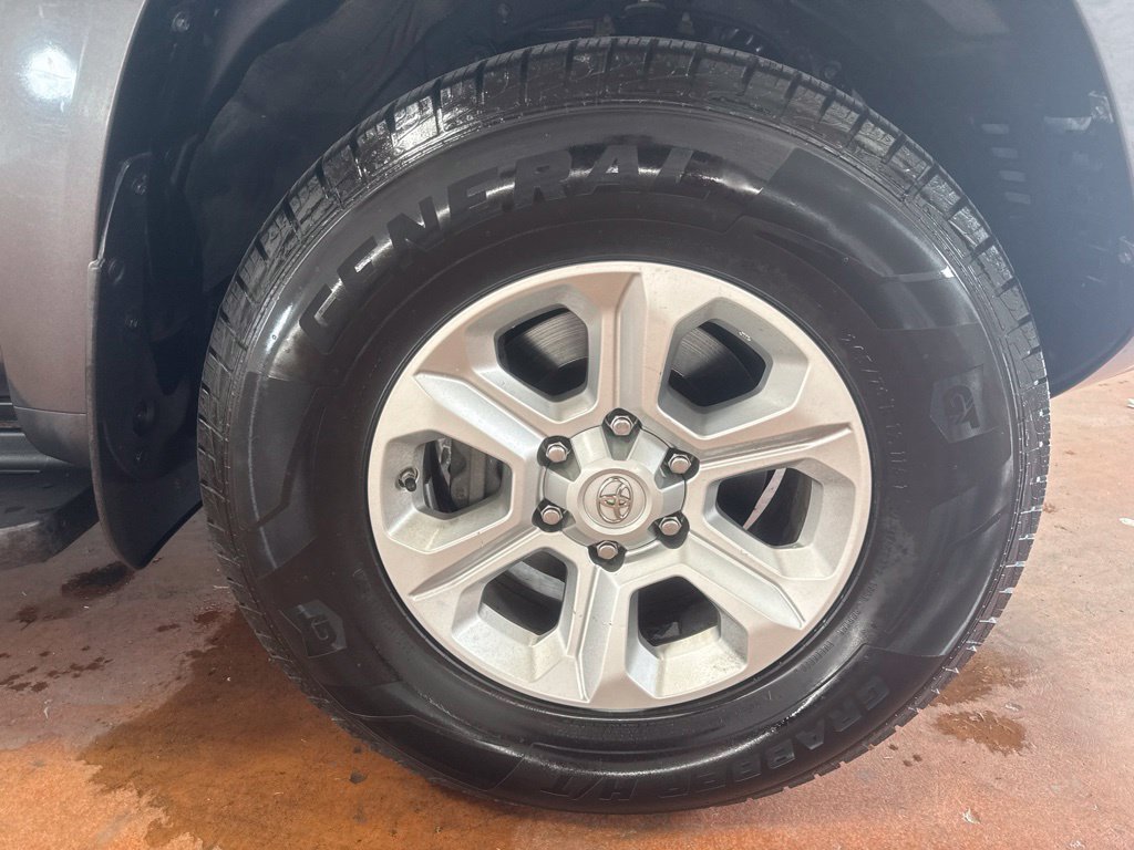 Used 2021 Toyota 4Runner SR5 AWD/4WD image 11