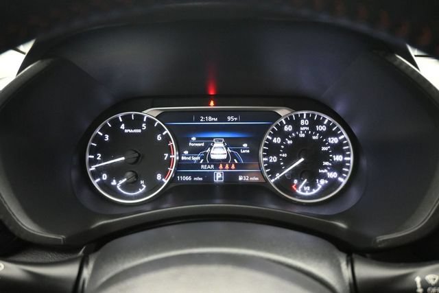 Used 2024 Nissan Sentra SR w/ SR Premium Package FWD image 11