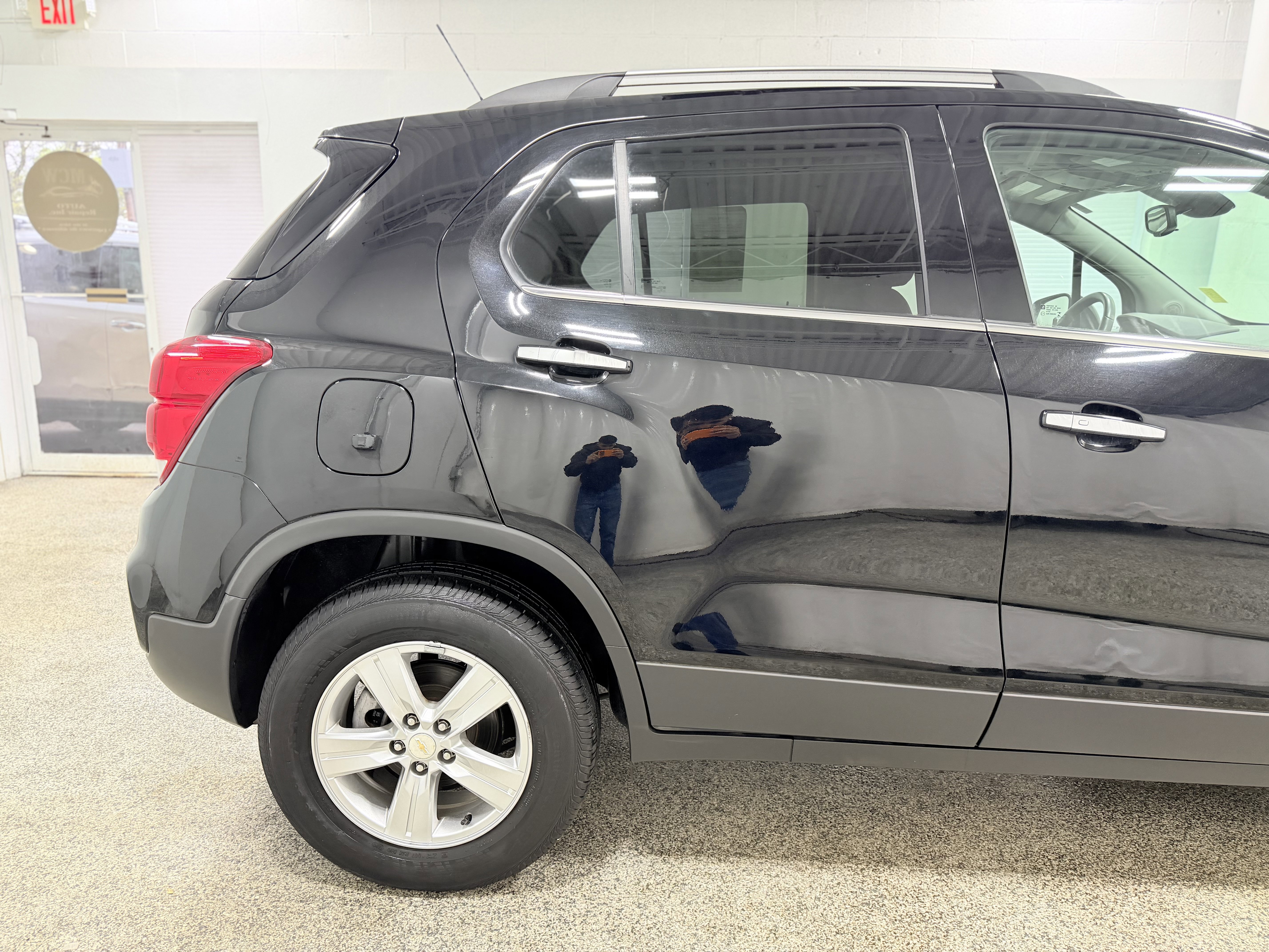 Used 2020 Chevrolet Trax LT w/ LT Convenience Package AWD/4WD image 9