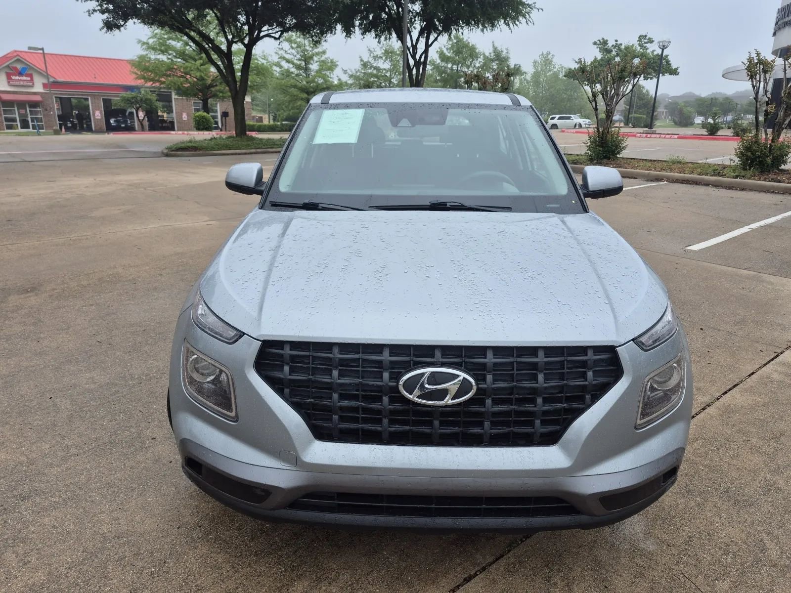Used 2021 Hyundai Venue SE FWD image 3