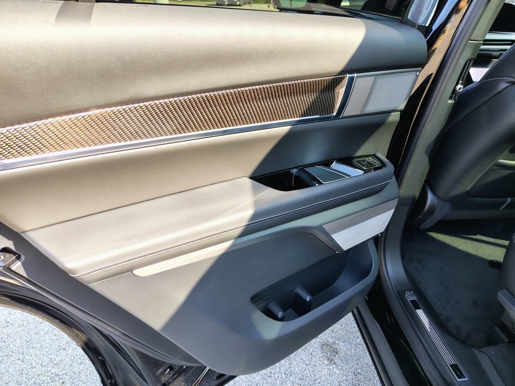 New 2027 Cadillac Vistiq Premium Luxury w/ LPO, Floor Liner Package AWD/4WD image 36