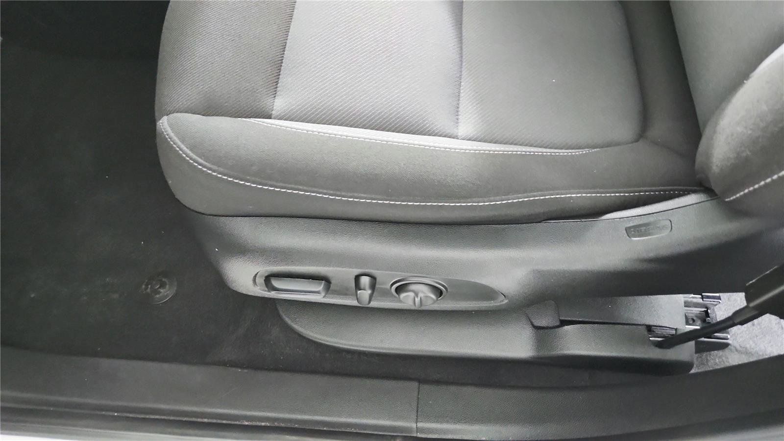 Used 2024 Chevrolet Blazer LT w/ Convenience Package image 11