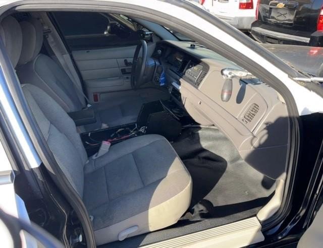 Used 2011 Ford Crown Victoria Police Interceptor w/ Base Police Prep Strobe Pkg image 4