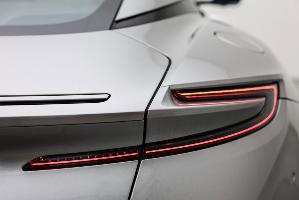 Used 2025 Aston Martin DB12 Coupe image 23