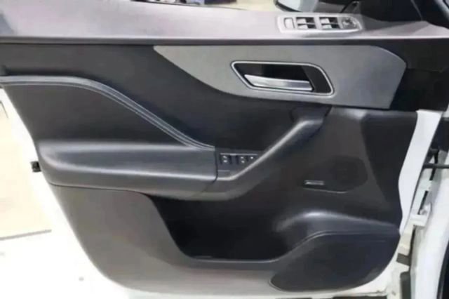 Used 2020 Jaguar F-PACE S image 10