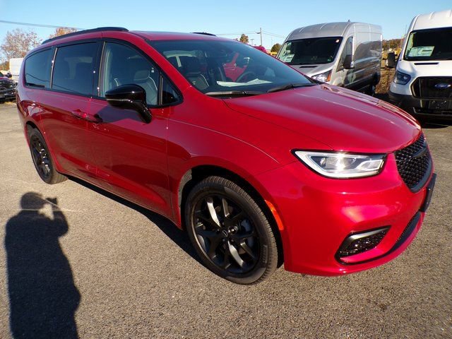 New 2026 Chrysler Pacifica Limited w/ S Appearance Package AWD/4WD image 6