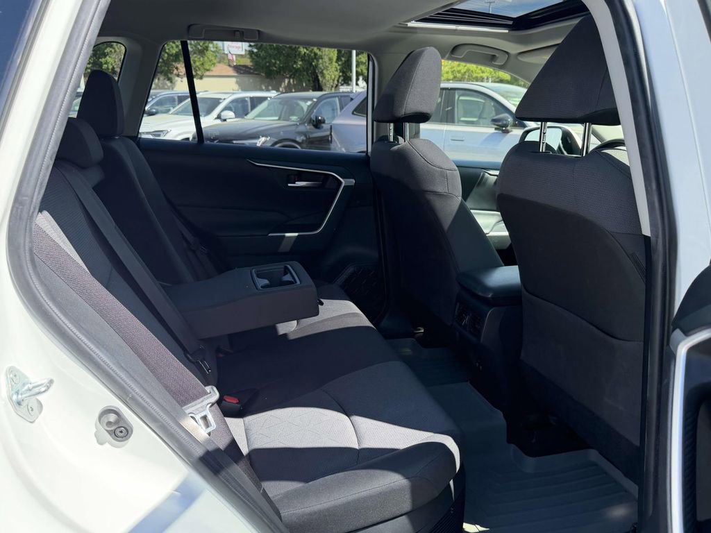 Used 2019 Toyota RAV4 XLE w/ Convenience Package image 13