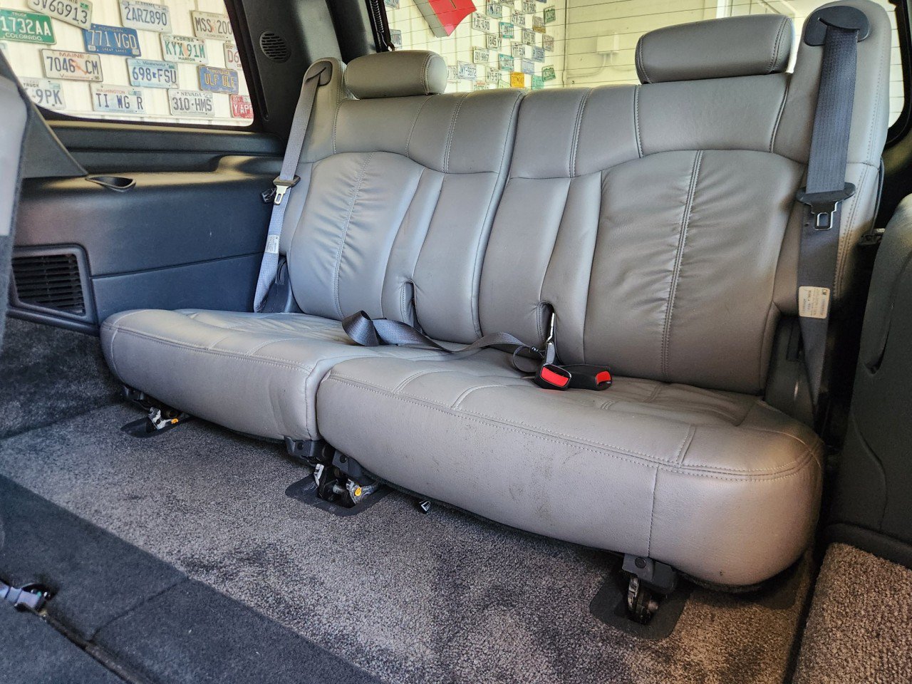 Used 2001 Chevrolet Tahoe LT w/ LT Preferred Equipment Group AWD/4WD image 8