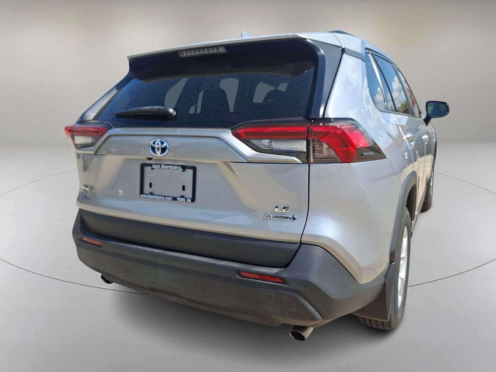 Used 2021 Toyota RAV4 LE image 10