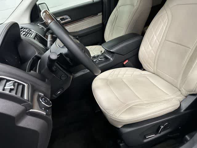 Used 2017 Ford Explorer Platinum AWD/4WD image 10