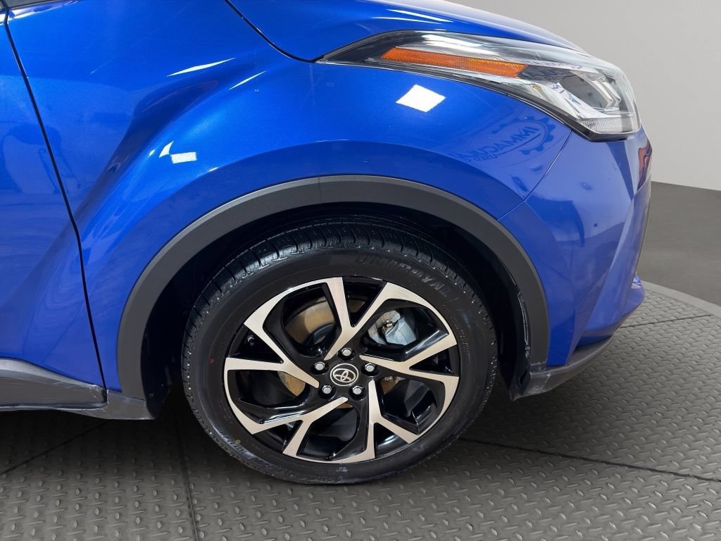 Used 2020 Toyota C-HR XLE FWD image 23