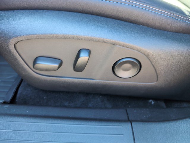 New 2026 Chevrolet Equinox EV LT image 31