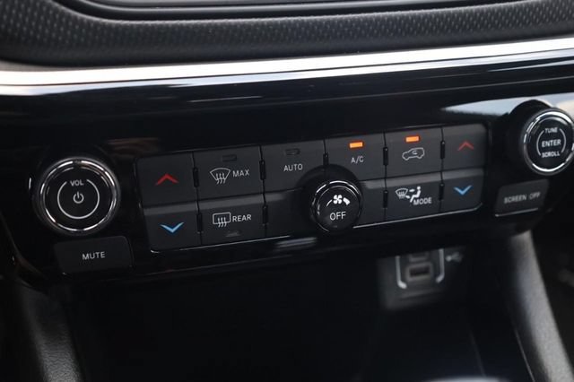 Used 2025 Jeep Compass Trailhawk AWD/4WD image 16