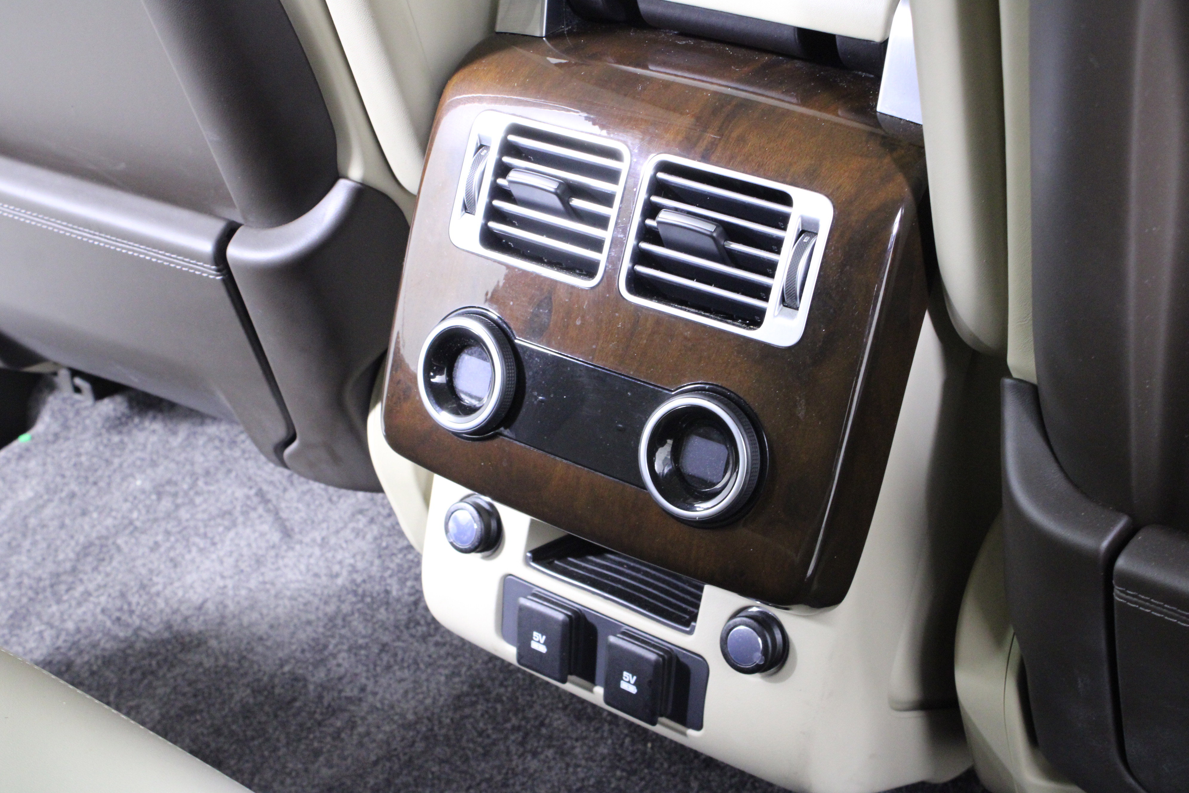 Used 2021 Land Rover Range Rover Westminster Edition image 17