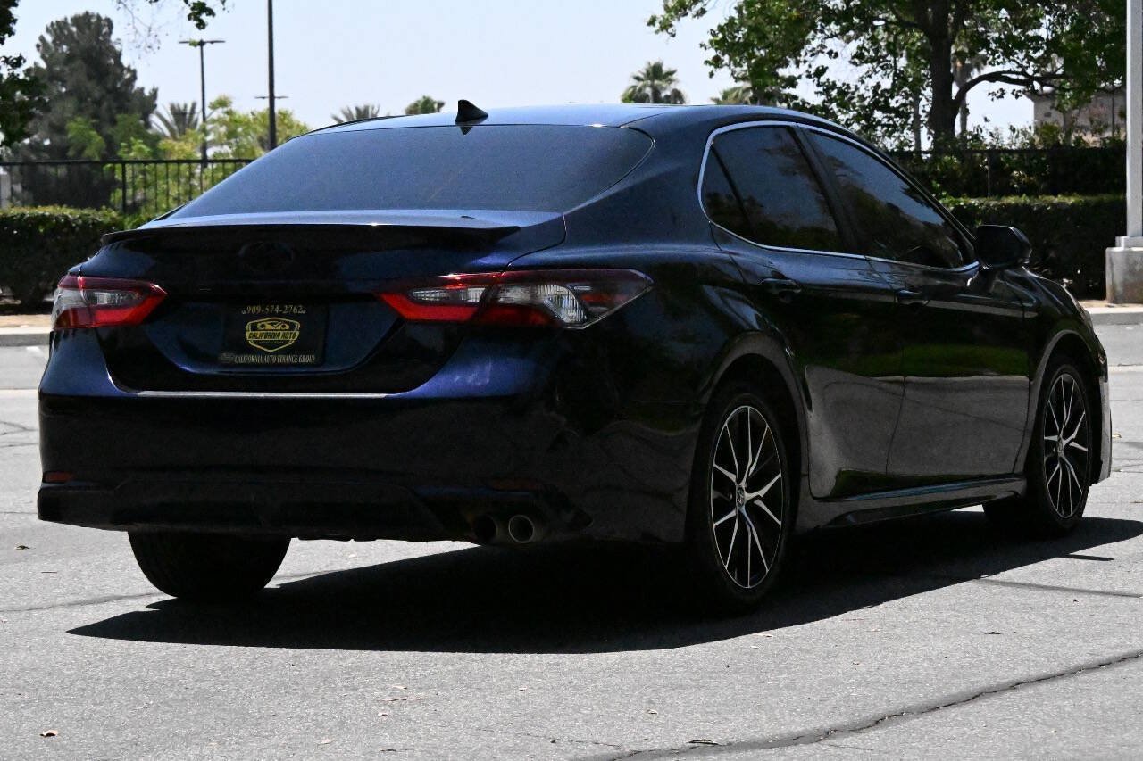 Used 2022 Toyota Camry SE w/ Carpet Mat Package (TMS) FWD image 5