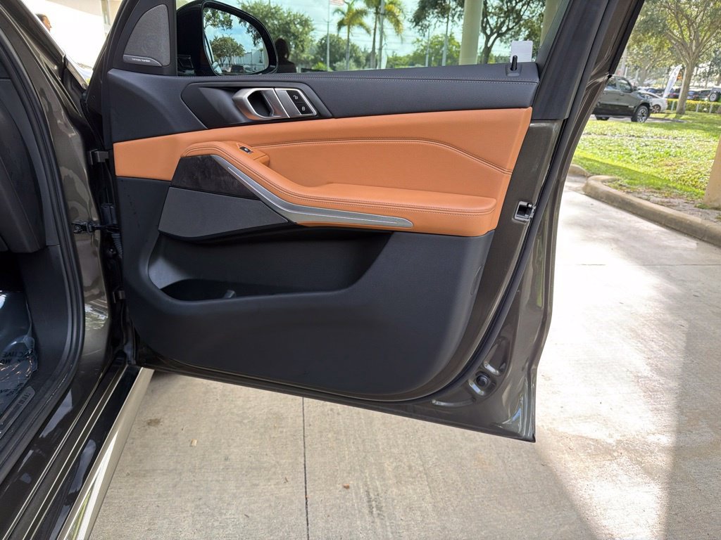 Used 2023 BMW X5 sDrive40i w/ M Sport Package RWD image 31