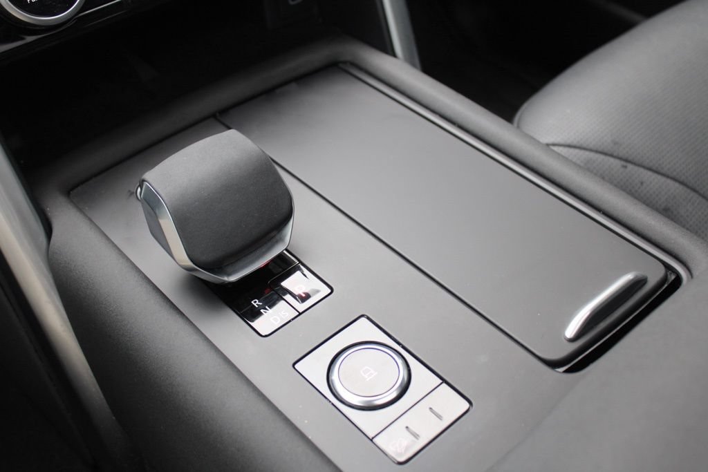 Certified 2025 Land Rover Discovery Dynamic SE AWD/4WD image 26